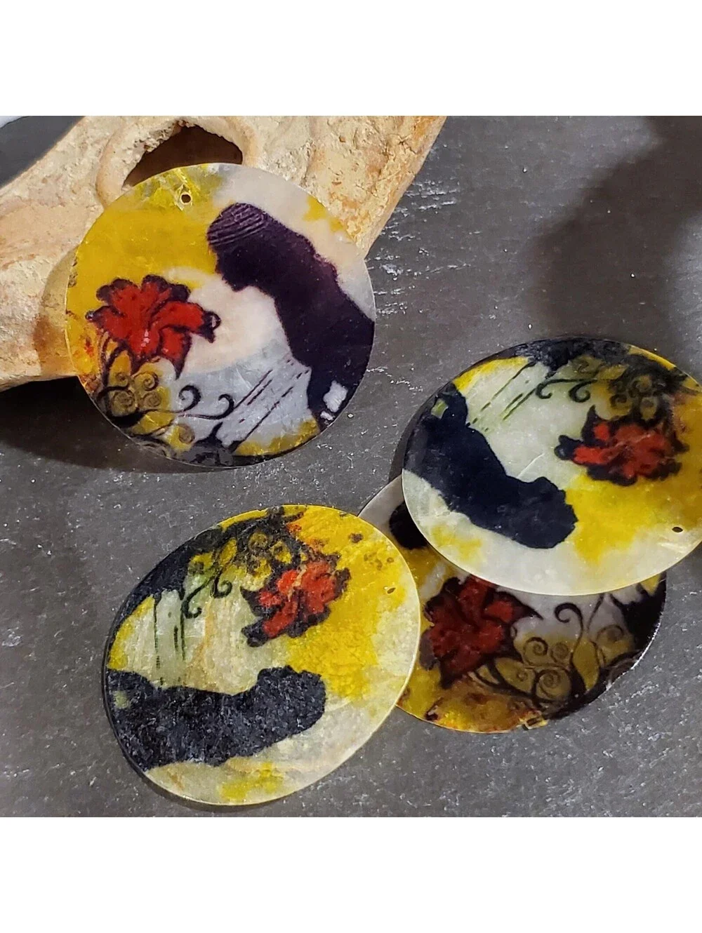 Art Noveau Girl & Flower 50mm Capiz Shell Pendant Bead